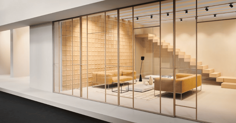 Renovación completa de tienda con nuevos acabados e iluminación