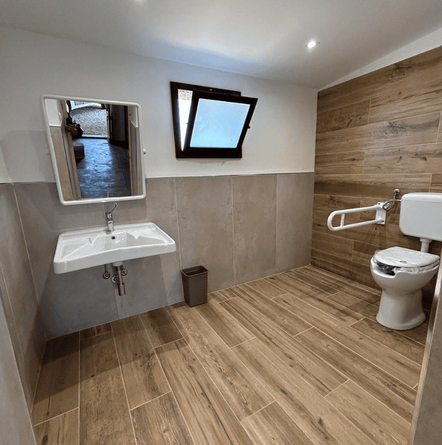 Transformación de espacio comercial adaptado a negocio